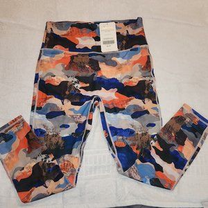 NWT Fabletics Anywhere Motion365 Ultra High-waisted 7/8 Legging